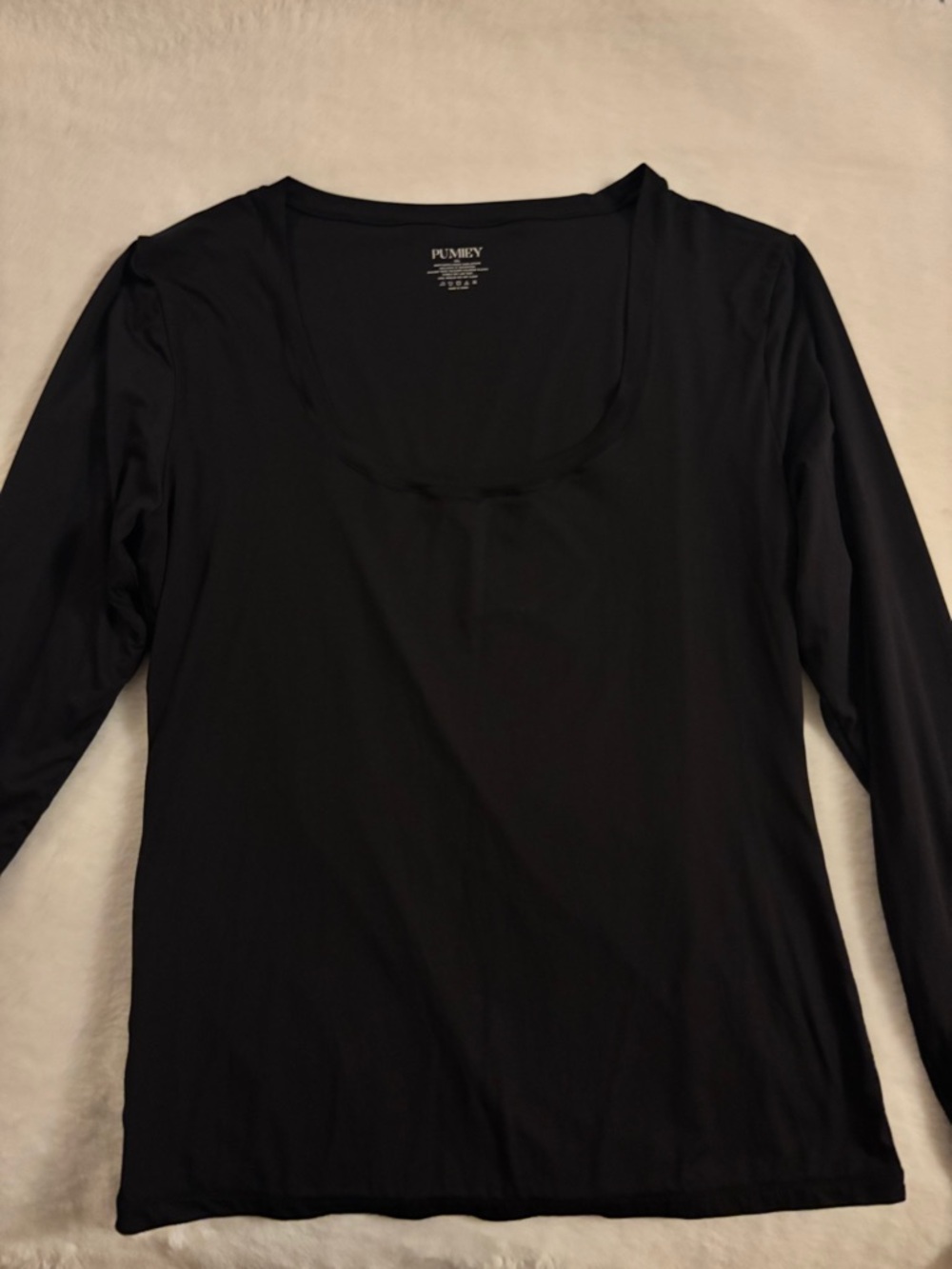 Women's Black Scoop Neck Long-Sleeve Top